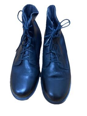 L.L. BEAN Women’s Black Leather Combat Lace Up Boots Size 9